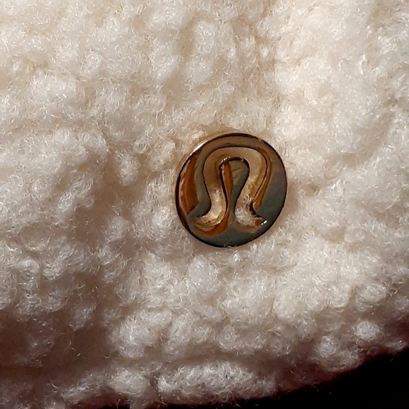 Lululemon Everywhere Athletica Fleece Belt Bag Ivory Trench Fanny Pack NWT - Picture 8 of 13